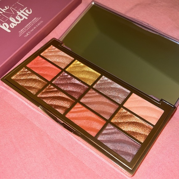 NEW Ciate London The Velvet Palette 12 Piece Eyeshadow Palette - Picture 6 of 11